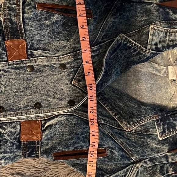 80’s Vintage Denim Jacket with leather accents size small - Picture 13 of 15